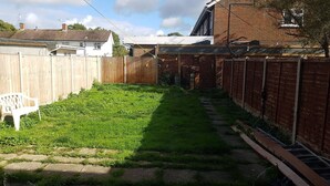 Unclassified image, 2 of 12, button - "room in House - Gatwick Triple Room. Fully Furnished. West Sussex." (Crawley)