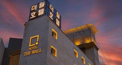 Jecheon The Wall Hotel