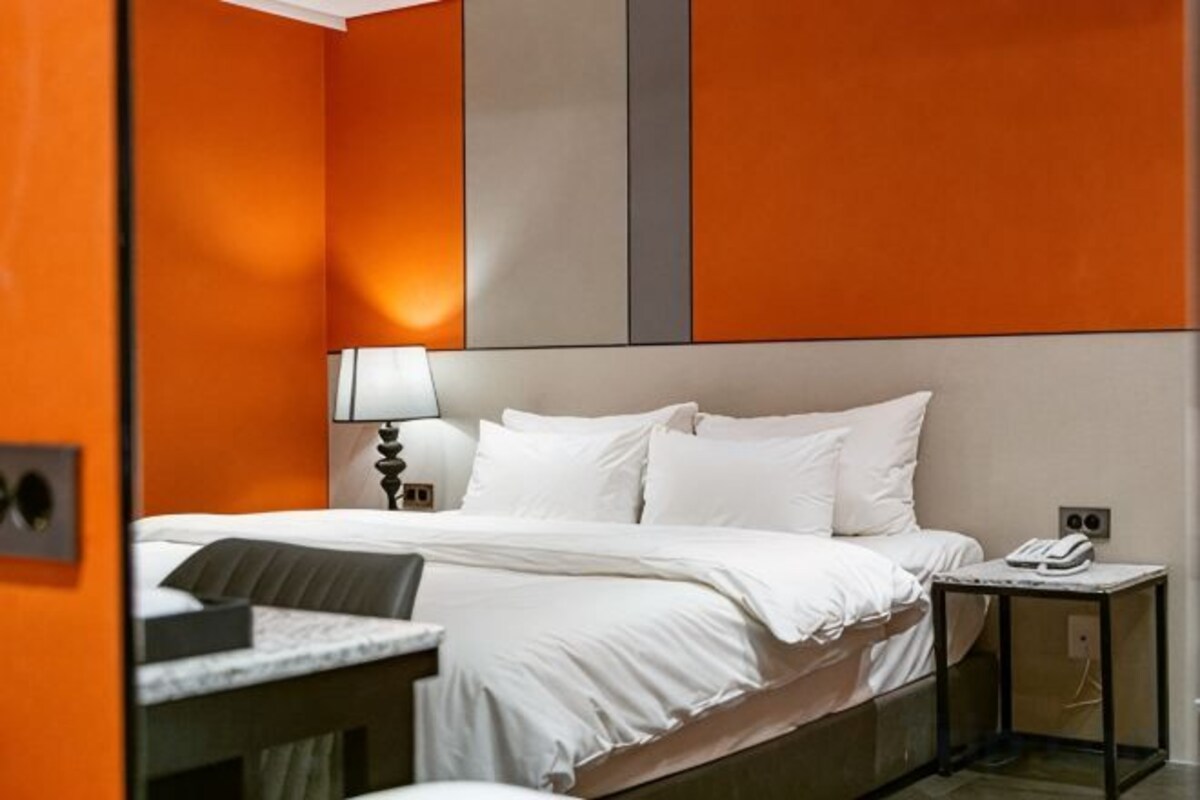 WiFi (free), individually decorated, individually furnished, bed sheets