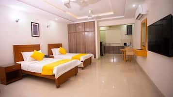 Deluxe Apartment | 1 bedroom, desk, soundproofing, iron/ironing board