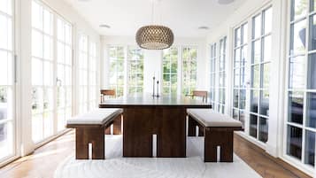 Luxury Villa, Beachfront | Dining room