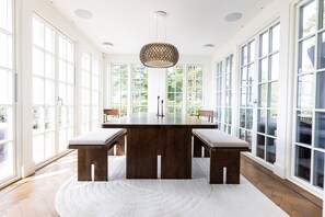 Luxury Villa, Beachfront | Dining room - Oakvale Villa Sand (Aahus)