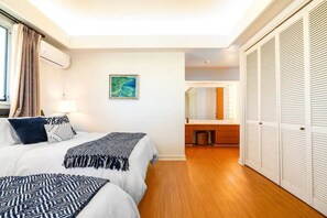 6 habitaciones, tabla de planchar con plancha, wifi y ropa de cama 
