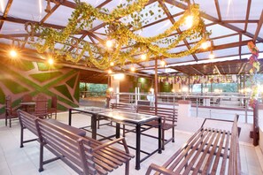 Outdoor dining - Lugani's - MV Villa
 (Lonavala)