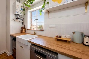 Leilighet – basic, 1 queensize-seng med sovesofa | Eget kjøkken | Kjøleskap, mikrobølgeovn, ovn og kokeplater