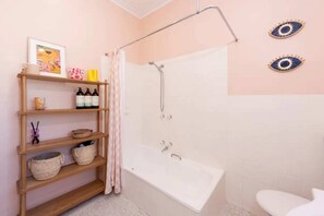 Basic Apartment, 1 Queen Bed with Sofa bed | Bathroom | Bathtub, hair dryer, towels, soap - Charming Art Deco Unit in East Melbourne (East Melbourne)