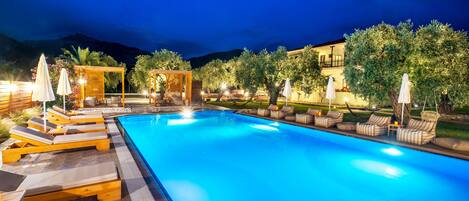 Seasonal outdoor pool