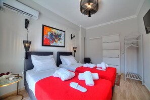 Apartment | 3 bedrooms, blackout drapes, iron/ironing board, free WiFi