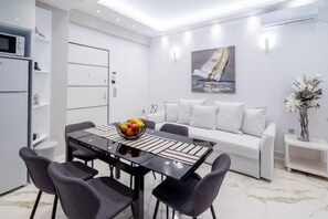 Living area - Amazing apartment in Glyfada center (Glyfada)