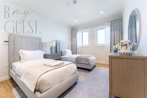 4 chambres, fer et planche à repasser, Wi-Fi, draps fournis