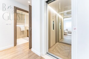 Interior - Peaceful And Tranquil Setting in a 4BR Villa in Sur La Mer (Dubai)