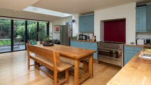 Unclassified image, 2 of 47, button - Chic 2 Bedroom House W/garden - De Beauvoir, Hackney! (London)