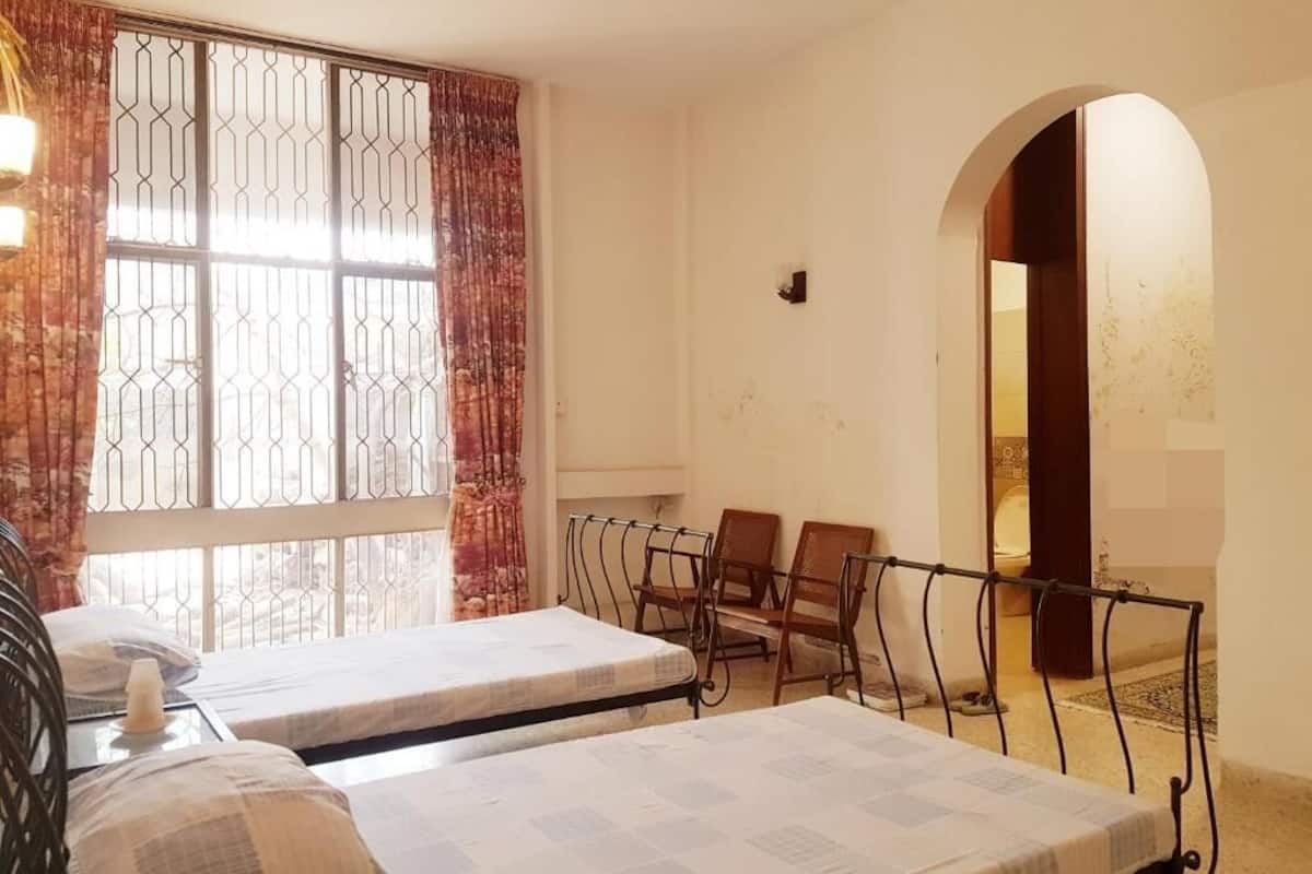Deluxe Double Room | Desk, soundproofing, iron/ironing board, free WiFi