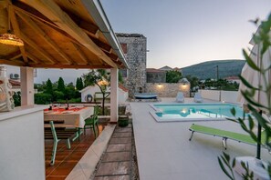 Piscine extérieure, piscine chauffée