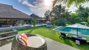 Outdoor pool - Chalina Estate (Canggu)