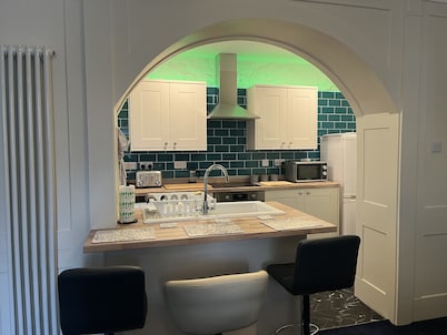 Georgian property on the Barbican with parking