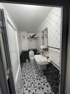 Bathroom - TAM COC LACASA HOMESTAY (Hoa Lu)