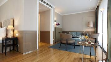 Junior-Suite | Minibar, Zimmersafe, individuell dekoriert, individuell eingerichtet