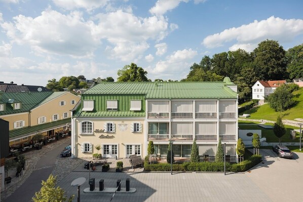 Exterior - Romantik Hotel Das Lindner (Bad Aibling)