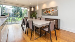 Basic House, Multiple Beds | Dining - Incredible 5 Bedroom House W/private Garden -wandsworth! (London)