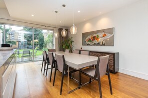 Dining - Incredible 5 Bedroom House W/private Garden -wandsworth! (London)