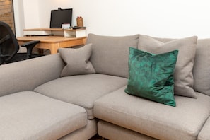 Basic-lejlighed - 1 kingsize-seng med sovesofa | Opholdsområde | Tv