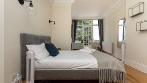 Maison, plusieurs lits | 6 chambres, espace de travail pour ordinateur portable