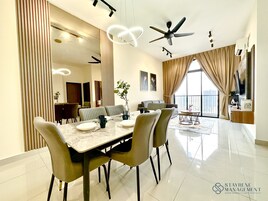Comfort Apartment, 3 Bedrooms, Non Smoking | In-room dining