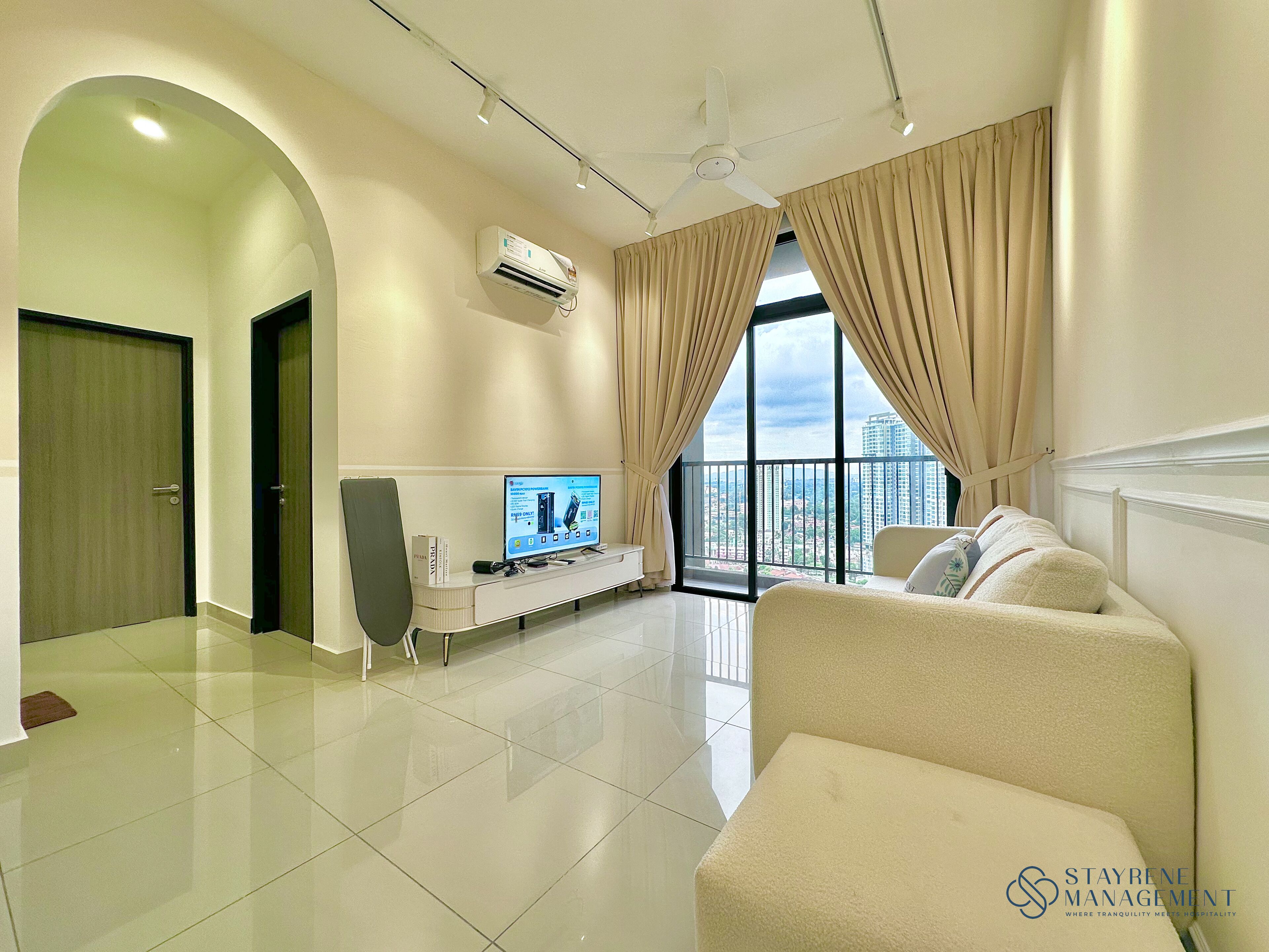 舒适公寓, 2 间卧室, 无烟房 | 起居区 | 42-英寸智能电视（配备有线频道）、Netflix、流媒体服务