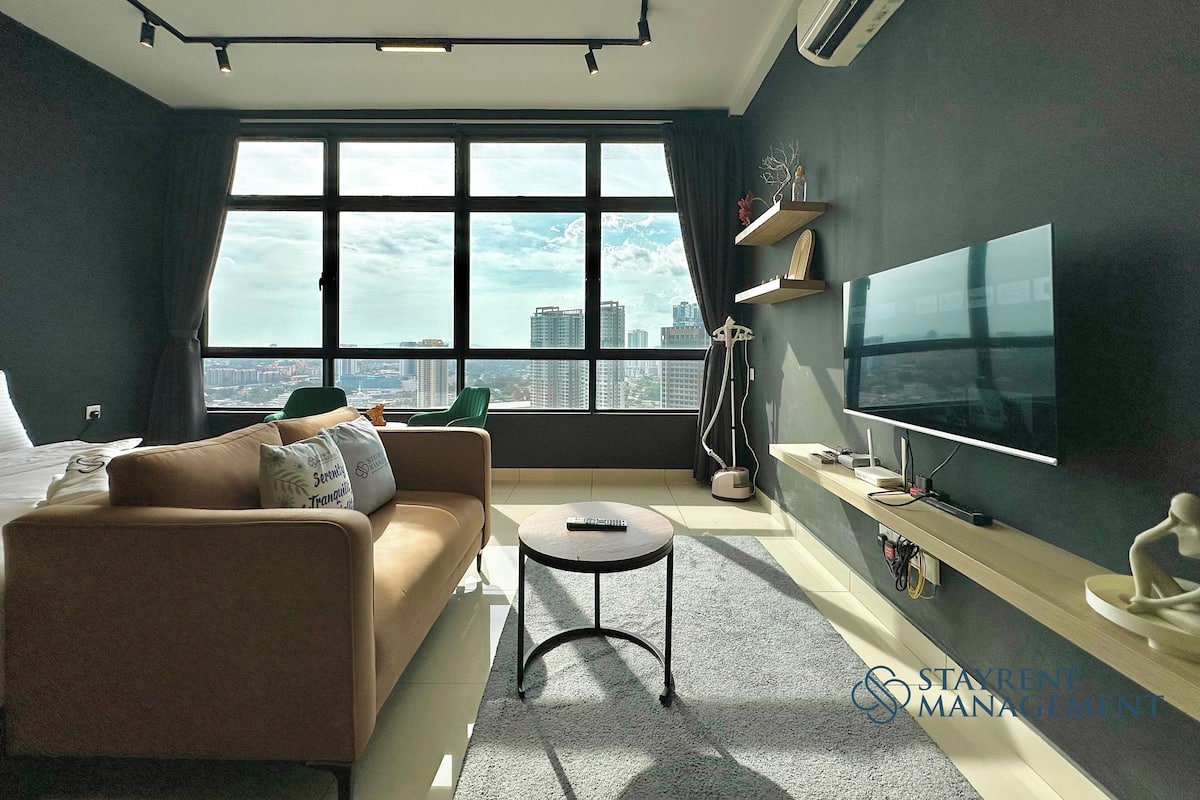 Comfort Studio, Non Smoking, City View | Living area