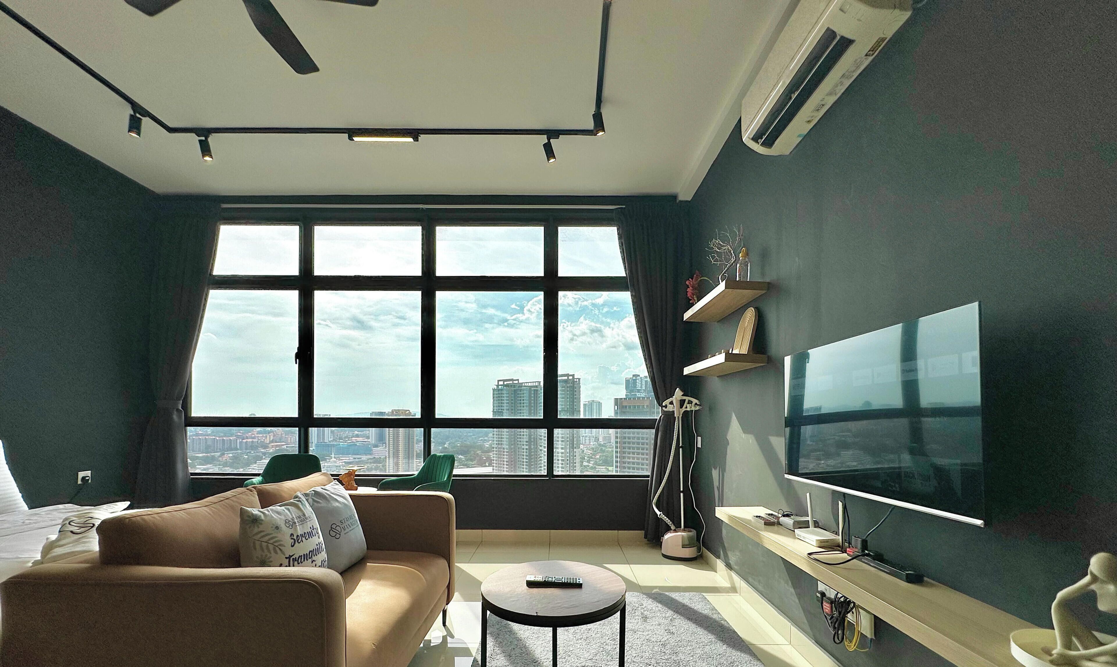 Estúdio conforto, para não fumantes, vista para a cidade | Área de estar | Smart TV 42 polegadas com canais a cabo, Netflix, serviços de streaming