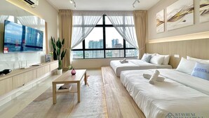 Studio tiện nghi đơn giản, 2 giường cỡ queen, quang cảnh thành phố