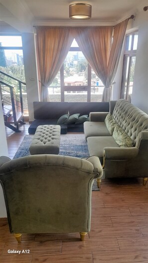 ペントハウス | 客室ごとに異なる装飾、デスク、ノートパソコン用作業スペース、WiFi (無料)