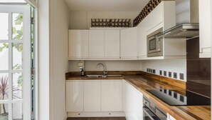 Private kitchen - Charming 2-bed House in London (London)