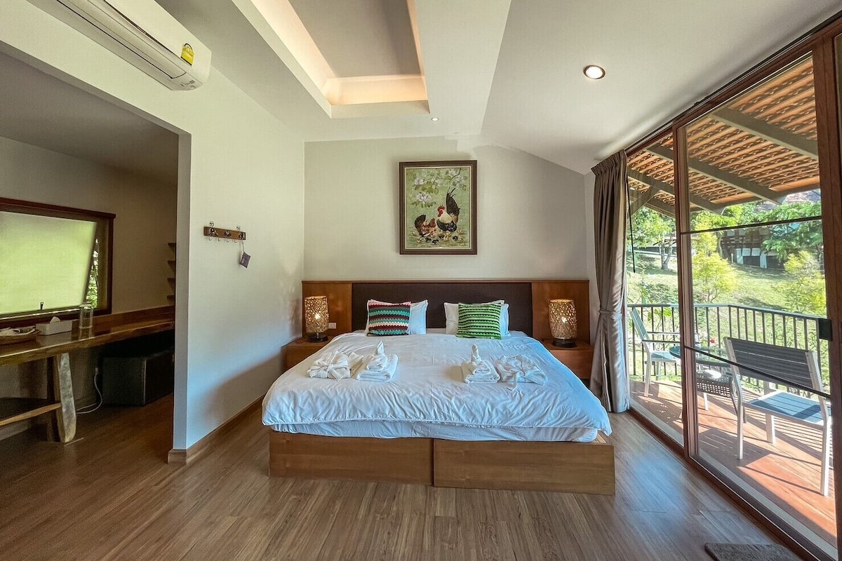 Double Room | Desk, blackout drapes, soundproofing, free WiFi
