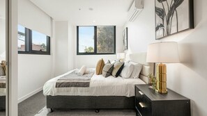 2 habitaciones, escritorio, tabla de planchar con plancha y wifi gratis 