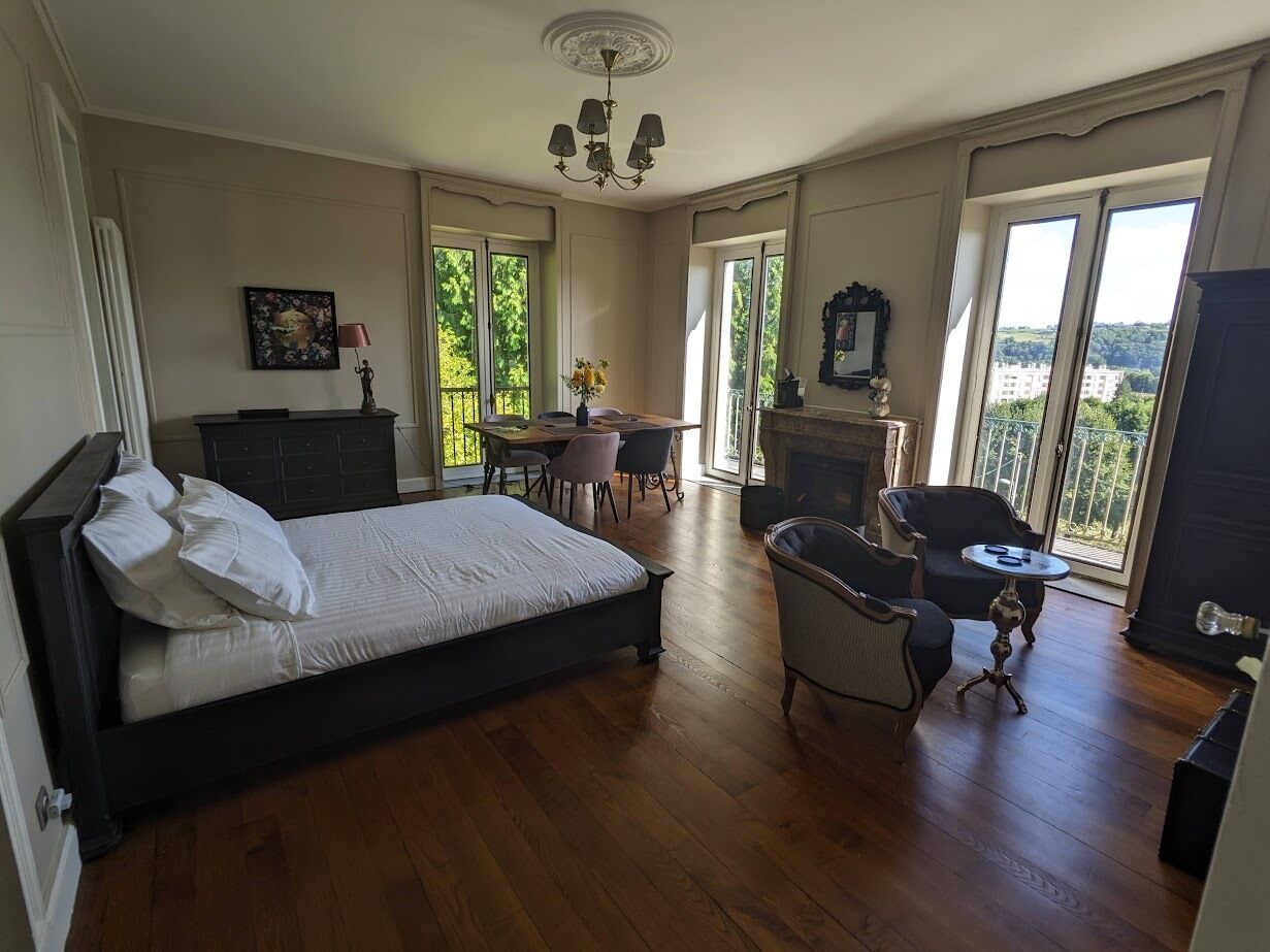 5 chambres, bureau, fer et planche à repasser, Wi-Fi gratuit