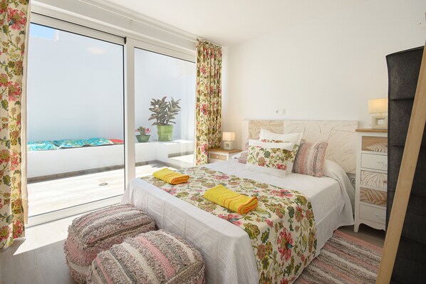 2 bedrooms, desk, iron/ironing board, free WiFi
