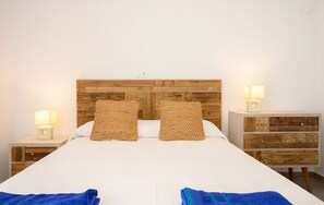 2 bedrooms, desk, iron/ironing board, free WiFi