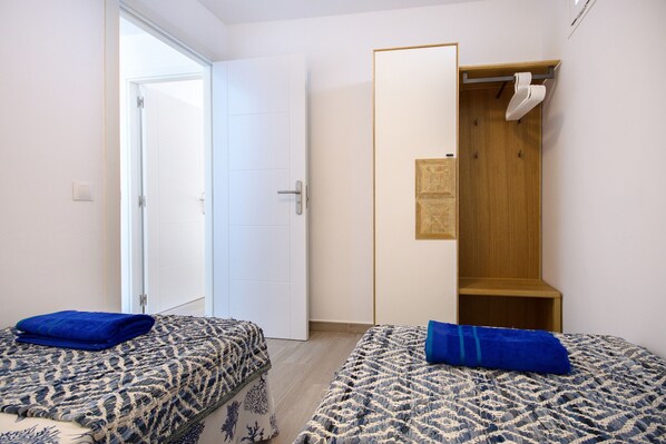 2 bedrooms, desk, iron/ironing board, free WiFi