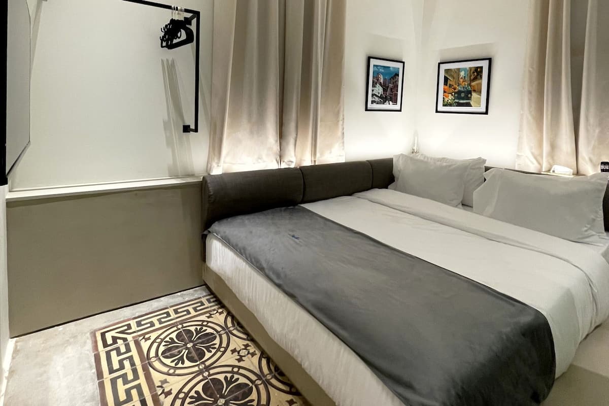 Kamer | 1 slaapkamer, een kluis op de kamer, individueel gedecoreerd