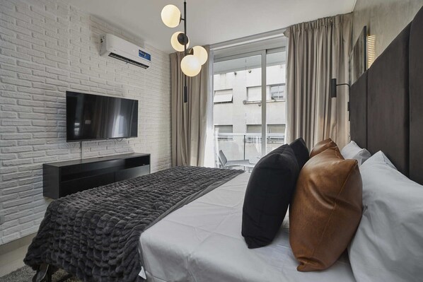 Schreibtisch, Bügeleisen/Bügelbrett, kostenloses WLAN, Bettwäsche