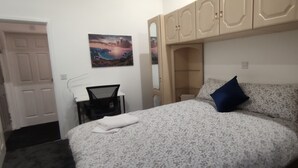 House, Multiple Beds | 4 bedrooms, WiFi (free), bed sheets - Stunning and Beautiful 4-bed House in Leicester (Leicester)