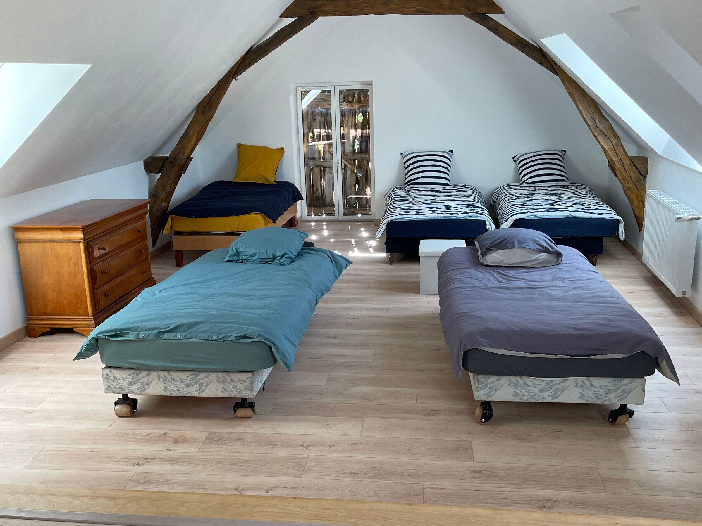 5 dormitorios, wifi gratis, ropa de cama