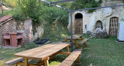 Spacious Family Cottage with Garden, Terrace, and Wifi near Le Mans and Tours