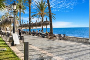 Outdoor dining - Las Adelfas (San Pedro de Alcántara)