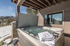 Bain à remous extérieur