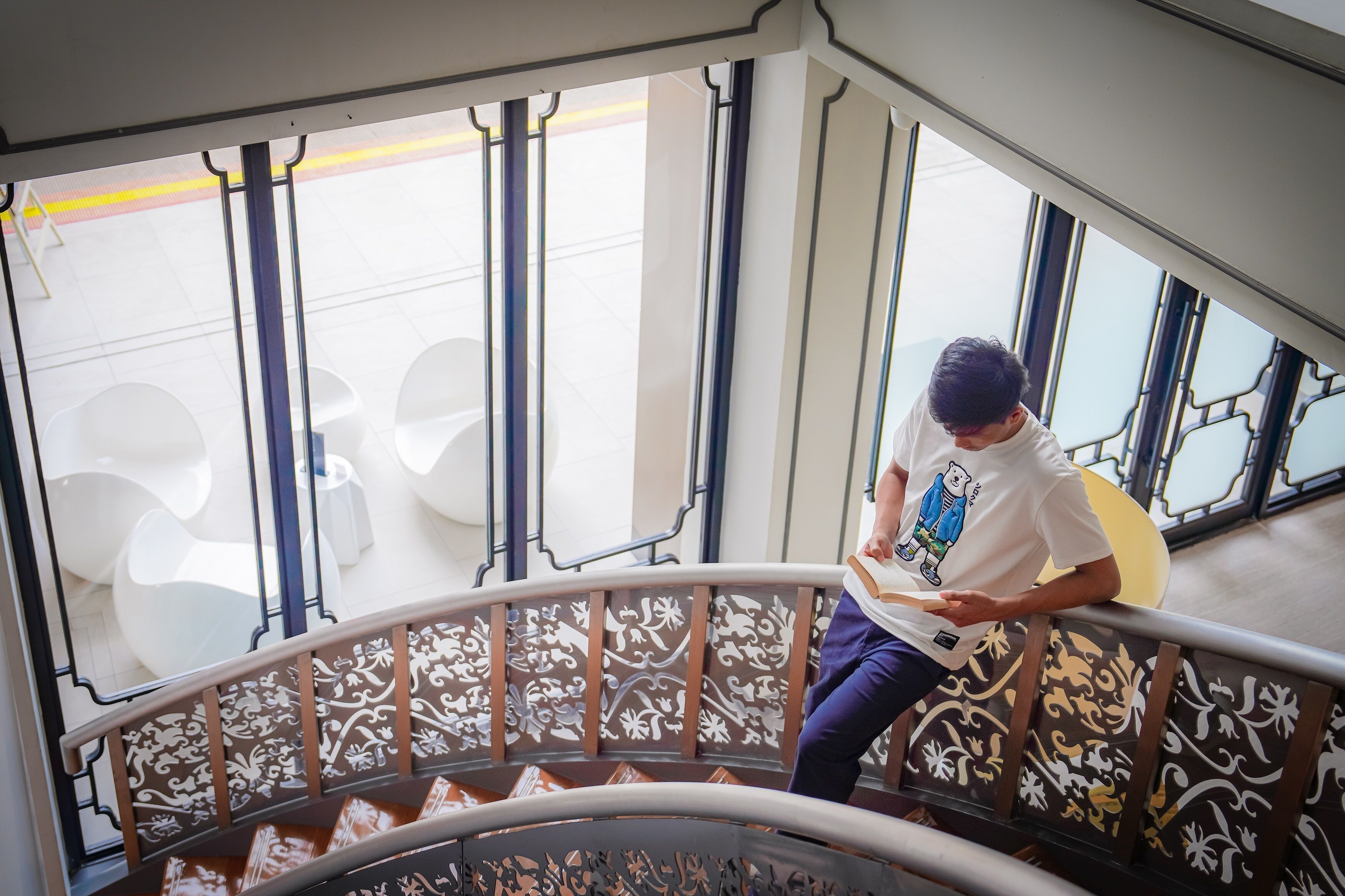 42-inch Smart TV with satellite channels