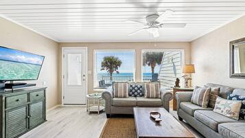 Townhome, Multiple Beds, Balcony, Ocean View (22519 Front Beach Road 150) | Living area