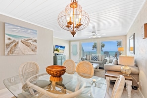 Casa de ciudad, varias camas, balcón, vista al océano (22519 Front Beach Road 150) | Restaurantes